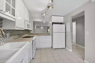 1261 NW 99th Terrace, Pembroke Pines, FL 33024 - Photo 9