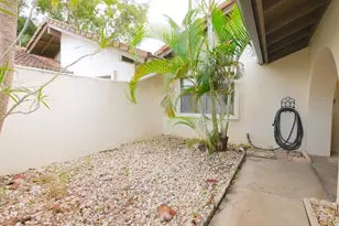 5616 Hammock Ln, Lauderhill, FL 33319 - Photo 5