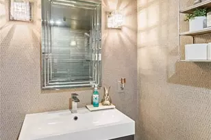 111 Lake Emerald Dr, Oakland Park, FL 33309 - Photo 17