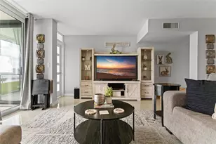 111 Lake Emerald Dr, Oakland Park, FL 33309 - Photo 11