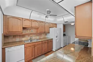 1111 Windward Dr, Pembroke Pines, FL 33026 - Photo 21