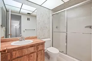 1111 Windward Dr, Pembroke Pines, FL 33026 - Photo 27