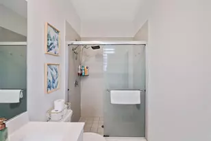 659 NW 204th St, Miami, FL 33169 - Photo 15