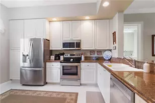 19 Harbour Isle Dr W Unit, Hutchinson Island, FL 34949 - Photo 7