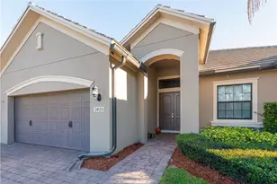 3425 Siena Cir, Wellington, FL 33414 - Photo 9