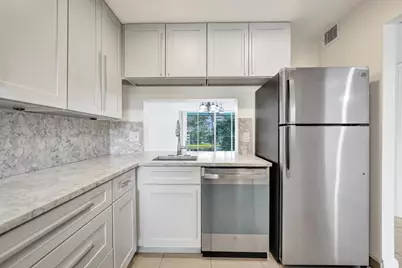 9430 Poinciana Place #415, Davie, FL 33324 - Photo 7