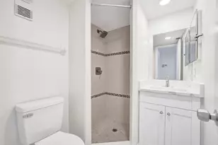 9430 Poinciana Pl, Davie, FL 33324 - Photo 27