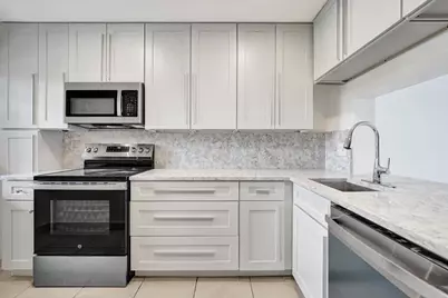 9430 Poinciana Place #415, Davie, FL 33324 - Photo 5