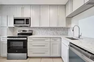 9430 Poinciana Pl, Davie, FL 33324 - Photo 5