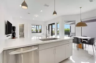 10595 S Lago Vista Cir, Parkland, FL 33076 - Photo 13