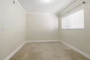 1892 NE 46th St, Fort Lauderdale, FL 33308 - Photo 9