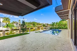 2441 NE 48th Ct, Pompano Beach, FL 33064 - Photo 21