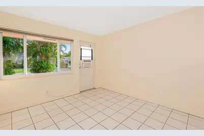 2581 NE 11th Court #2585, Pompano Beach, FL 33062 - Photo 15