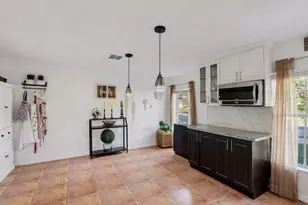 972 Azure Ln, Weston, FL 33326 - Photo 19