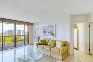 20185 E Country Club Dr, Miami, FL 33180 - Photo 9