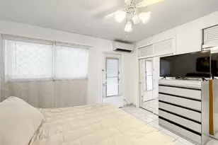 815 SW 10th Terrace, Hallandale Beach, FL 33009 - Photo 13