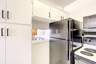 815 SW 10th Terrace, Hallandale Beach, FL 33009 - Photo 9