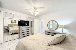 815 SW 10th Terrace, Hallandale Beach, FL 33009 - Photo 11