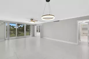 3800 Oaks Clubhouse Dr, Pompano Beach, FL 33069 - Photo 23