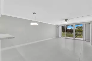 3800 Oaks Clubhouse Dr, Pompano Beach, FL 33069 - Photo 21