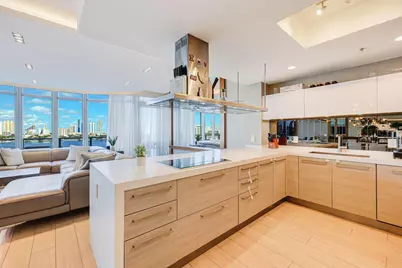 17301 Biscayne Boulevard #1011, North Miami Beach, FL 33160 - Photo 17