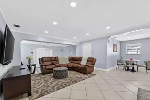 401 NW 39th St, Deerfield Beach, FL 33064 - Photo 9