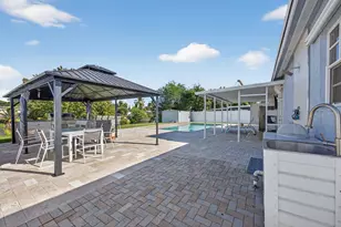 401 NW 39th St, Deerfield Beach, FL 33064 - Photo 29