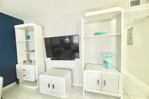 361 Keswick C, Deerfield Beach, FL 33442 - Photo 5