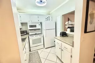 43 Farnham B, Deerfield Beach, FL 33442 - Photo 17