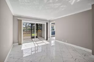 2230 N Cypress Bend Dr, Pompano Beach, FL 33069 - Photo 9