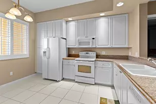 20 Harbour Isle Dr Unit, Hutchinson Island, FL 34949 - Photo 9
