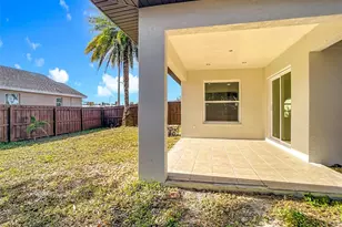 2565 Englewood Rd, Venice, FL 34293 - Photo 13