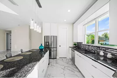 1371 Cumberland Road, Venice, FL 34293 - Photo 9