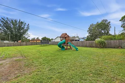 313 SW Thornhill Drive, Port Saint Lucie, FL 34984 - Photo 5