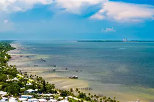 4646 NE Dudley Cir, Jensen Beach, FL 34957 - Photo 5