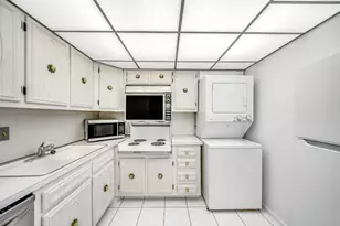 150 Cypress Club Dr, Pompano Beach, FL 33060 - Photo 5