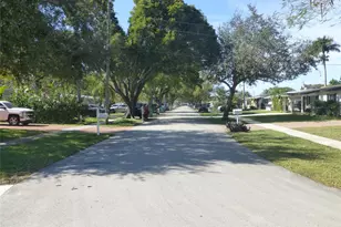 9401 SW 53rd St, Davie, FL 33328 - Photo 17