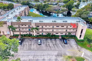 10466 Sunrise Lakes Blvd, Sunrise, FL 33322 - Photo 5