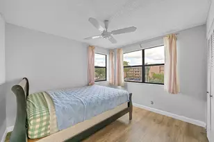 10466 Sunrise Lakes Blvd, Sunrise, FL 33322 - Photo 11