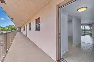 10466 Sunrise Lakes Blvd, Sunrise, FL 33322 - Photo 7