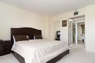 19355 Turnberry Way, Miami, FL 33180 - Photo 9