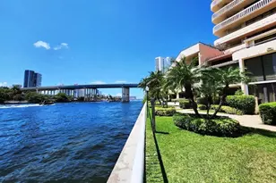 19355 Turnberry Way, Miami, FL 33180 - Photo 27