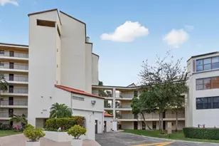 2314 S Cypress Bend Dr, Pompano Beach, FL 33069 - Photo 1