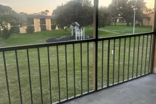 720 Meadows Cir, Boynton Beach, FL 33436 - Photo 13