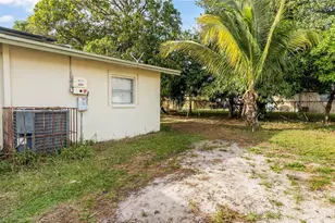 2711 NW 24th Ct, Fort Lauderdale, FL 33311 - Photo 11