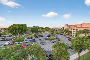 2312 S Cypress Bend Dr, Pompano Beach, FL 33069 - Photo 9