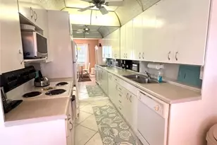 1076 Newport Q Unit, Deerfield Beach, FL 33442 - Photo 9