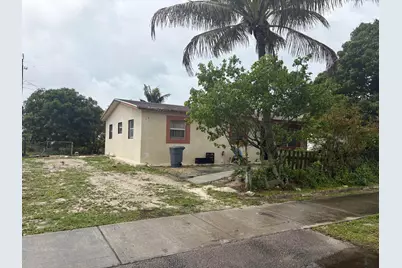 930 NE 52nd Court, Deerfield Beach, FL 33064 - Photo 3