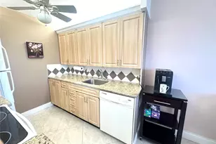 4004 Newport G, Deerfield Beach, FL 33442 - Photo 9