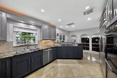 629 Kensington Place, Wilton Manors, FL 33305 - Photo 11